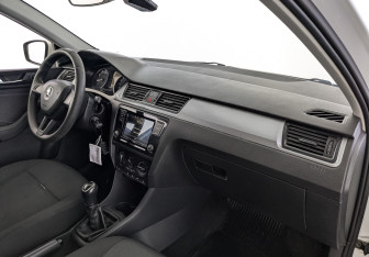 Подержанный автомобиль Skoda Rapid Liftback 2019 года (13 фото)