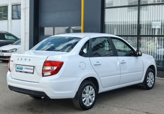 Подержанный автомобиль LADA (ВАЗ) Granta Sedan 2023 года (5 фото)
