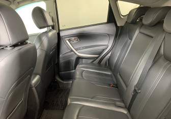 Подержанный автомобиль FAW Besturn X80 2019 года (13 фото)