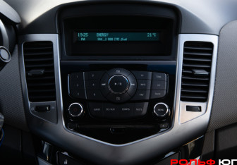 Подержанный автомобиль Chevrolet Cruze Sedan 2009 года (13 фото)