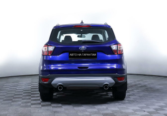 Подержанный автомобиль Ford Kuga 2018 года (6 фото)