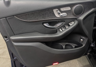 Подержанный автомобиль Mercedes-Benz GLC Coupe 2021 года (19 фото)