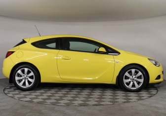 Подержанный автомобиль Opel Astra Hatchback 2014 года (4 фото)