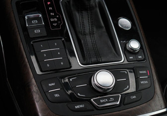 Подержанный автомобиль Audi A6 Sedan 2012 года (19 фото)