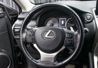 Подержанный автомобиль Lexus NX 2019 года (16 фото)