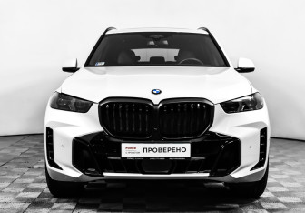 Подержанный автомобиль BMW X5 2024 года (2 фото)