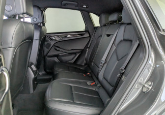 Подержанный автомобиль Porsche Macan 2014 года (11 фото)