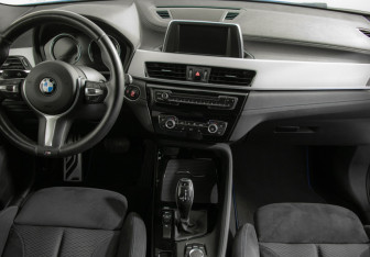 Подержанный автомобиль BMW X2 2018 года (11 фото)