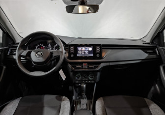 Подержанный автомобиль Skoda Rapid Liftback 2021 года (14 фото)