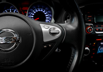 Подержанный автомобиль Nissan Juke 2015 года (25 фото)