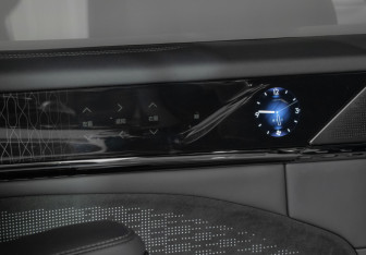 Подержанный автомобиль Zeekr 009 2023 года (23 фото)