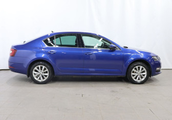 Подержанный автомобиль Skoda Octavia Liftback 2019 года (7 фото)