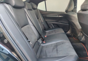 Подержанный автомобиль Toyota Camry Sedan 2024 года (11 фото)