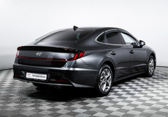 Подержанный автомобиль Hyundai Sonata 2021 года (5 фото)