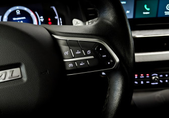 Подержанный автомобиль Haval F7 2022 года (29 фото)