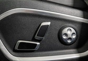 Подержанный автомобиль Geely Tugella 2022 года (14 фото)