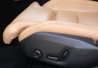 Подержанный автомобиль Volvo S90 2021 года (23 фото)