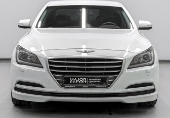 Подержанный автомобиль Hyundai Genesis 2014 года (2 фото)