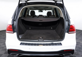 Подержанный автомобиль Mercedes-Benz GLE 2017 года (10 фото)