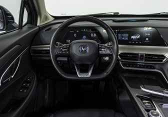 Подержанный автомобиль Changan UNI-T 2024 года (10 фото)