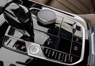 Подержанный автомобиль BMW X5 2020 года (21 фото)