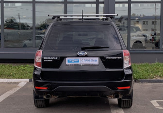 Подержанный автомобиль Subaru Forester Suv 2011 года (7 фото)