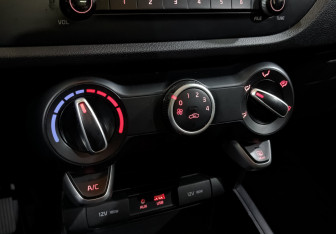 Подержанный автомобиль Kia Rio Sedan 2020 года (24 фото)