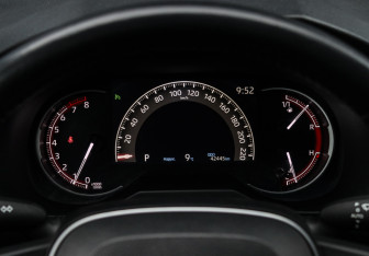 Подержанный автомобиль Toyota RAV4 2021 года (28 фото)