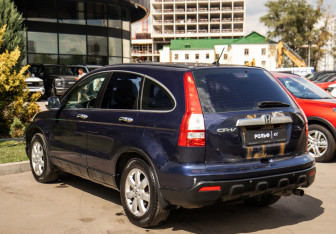 Подержанный автомобиль Honda CR-V 2008 года (5 фото)
