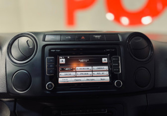 Подержанный автомобиль Volkswagen Amarok 2013 года (12 фото)