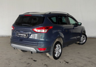 Подержанный автомобиль Ford Kuga 2013 года (6 фото)