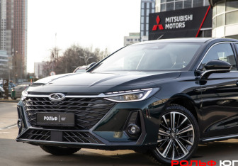 Подержанный автомобиль Chery Arrizo 8 2023 года (18 фото)