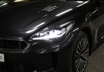 Подержанный автомобиль Kia Stinger 2018 года (23 фото)