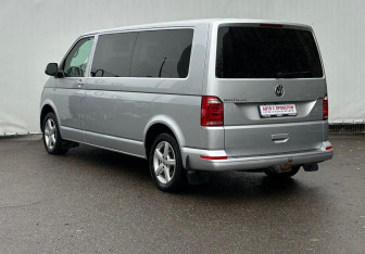 Подержанный автомобиль Volkswagen Multivan 2017 года (7 фото)