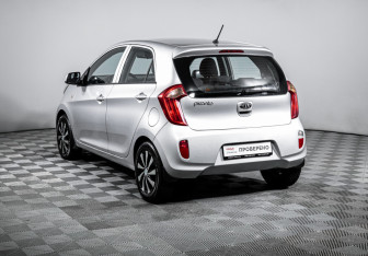 Подержанный автомобиль Kia Picanto 2011 года (7 фото)