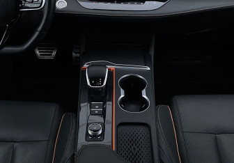 Подержанный автомобиль Omoda S5 GT 2023 года (13 фото)