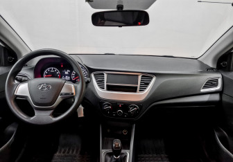Подержанный автомобиль Hyundai Solaris Sedan 2020 года (12 фото)