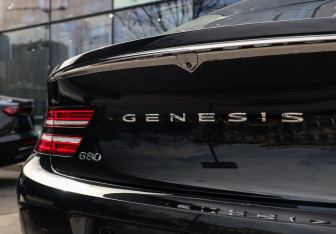 Подержанный автомобиль Genesis G80 2021 года (38 фото)