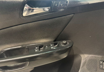 Подержанный автомобиль Volkswagen Passat Wagon 2007 года (12 фото)