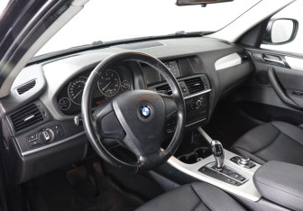 Подержанный автомобиль BMW X3 2011 года (11 фото)