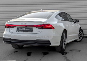 Подержанный автомобиль Audi A7 2021 года (5 фото)