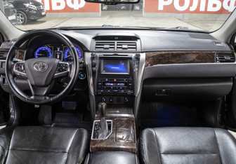 Подержанный автомобиль Toyota Camry Sedan 2016 года (14 фото)
