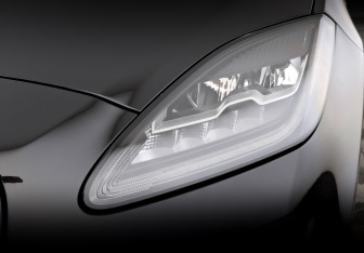 Подержанный автомобиль Jaguar E-Pace 2018 года (17 фото)