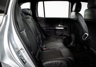 Подержанный автомобиль Mercedes-Benz GLB 2020 года (9 фото)