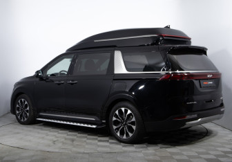 Подержанный автомобиль Kia Carnival 2021 года (6 фото)