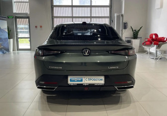 Подержанный автомобиль Changan Lamore 2024 года (5 фото)
