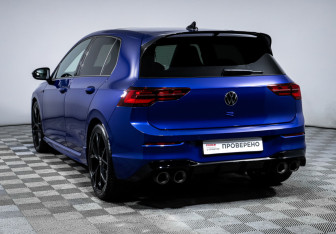 Подержанный автомобиль Volkswagen Golf R Hatchback 2023 года (7 фото)