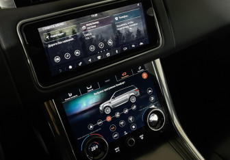 Подержанный автомобиль Land Rover Range Rover Sport 2019 года (16 фото)