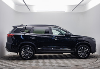 Подержанный автомобиль Chery Tiggo 8 Pro Plug-in Hybrid 2023 года (4 фото)