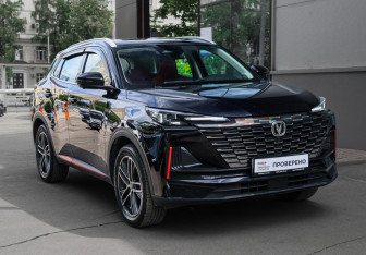 Подержанный автомобиль Changan UNI-S 2024 года (3 фото)